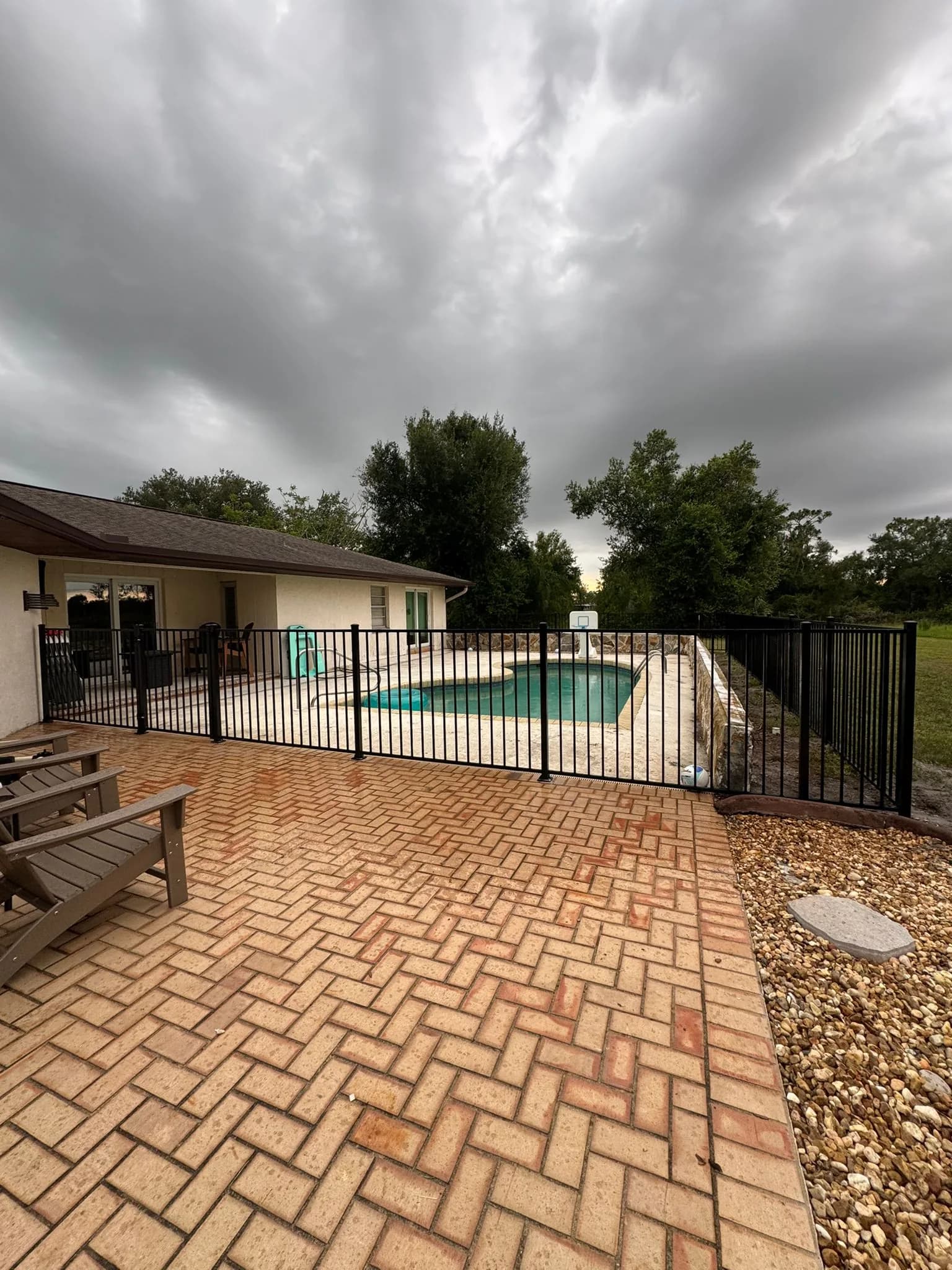 Aluminum pool fence install